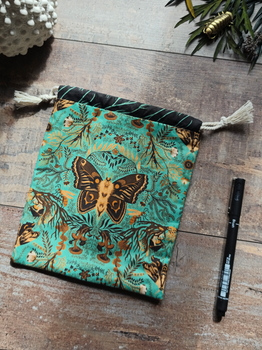 Pochon Moonmoths • M