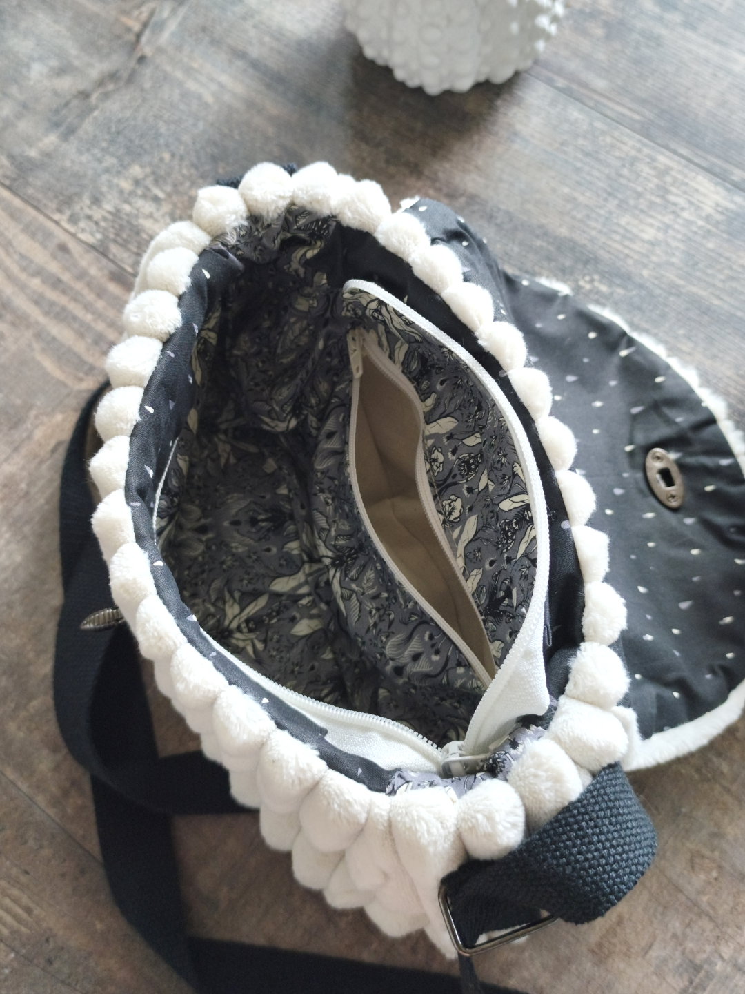 Sac bandoulière abeille en velours crème - Flowerbugs